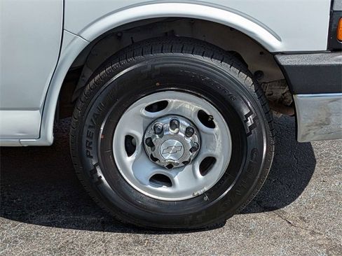 Used 2017 Chevrolet Express 3500 LT w/ LT Preferred Equipment Group image 10