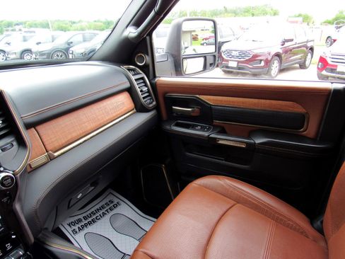 Used 2024 RAM 2500 Limited image 35