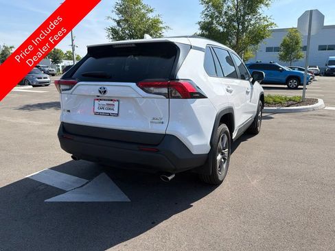 Used 2024 Toyota RAV4 XLE AWD/4WD image 4