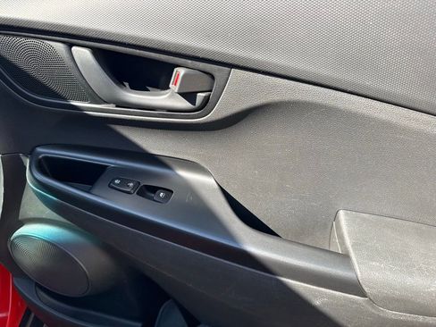 Used 2020 Hyundai Kona SEL FWD image 44