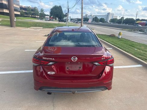 Used 2021 Nissan Sentra SR FWD image 11