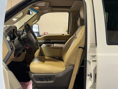 Used 2011 Ford F450 Lariat w/ Lariat Interior Pkg AWD/4WD image 9