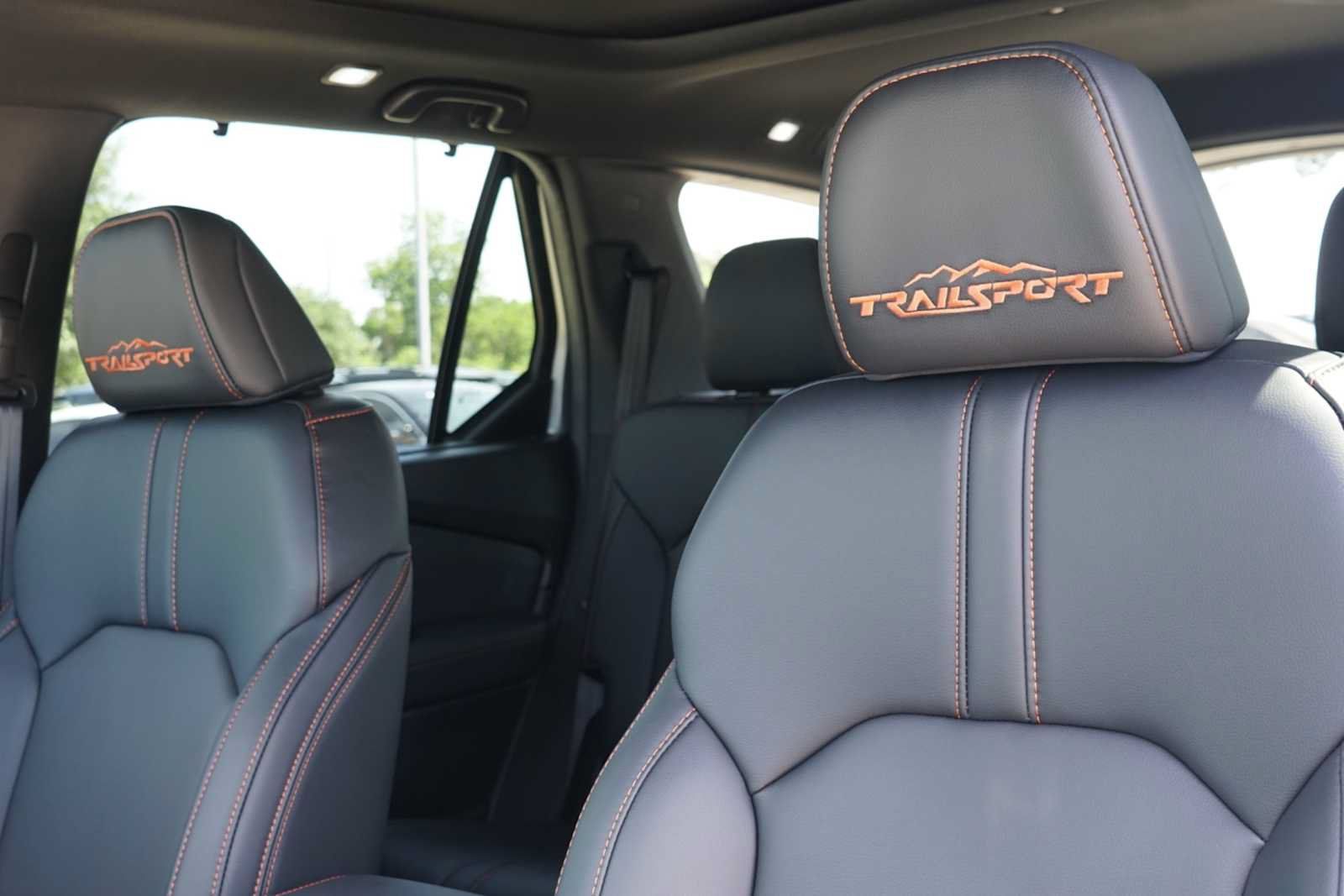 Used 2025 Honda Pilot TrailSport image 10