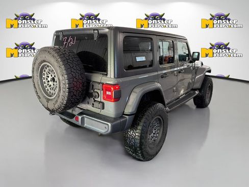 Used 2020 Jeep Wrangler Unlimited Sahara w/ Dual Top Group AWD/4WD image 4