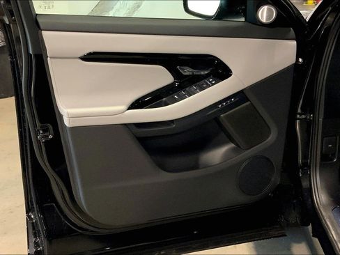 New 2026 Land Rover Range Rover Evoque Dynamic SE image 10