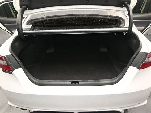 Used 2024 Toyota Camry SE image 13