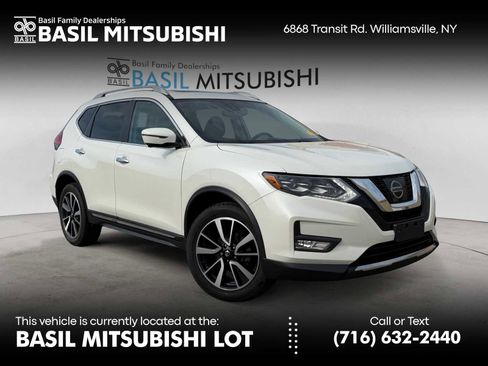 Used 2017 Nissan Rogue SV image 1