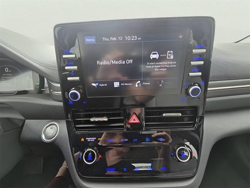 Used 2022 Hyundai Ioniq SE image 24