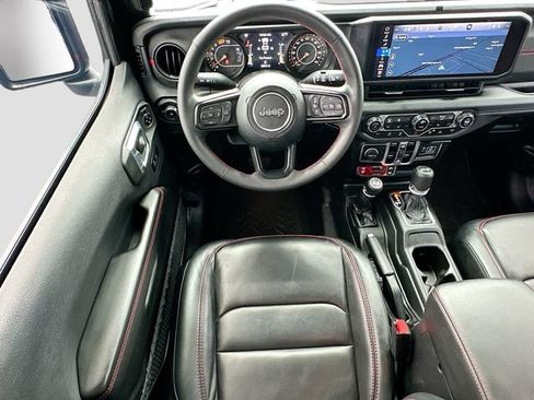Used 2024 Jeep Wrangler Unlimited Rubicon AWD/4WD image 23