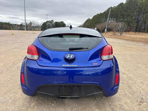 Used 2012 Hyundai Veloster w/ Style Pkg image 7