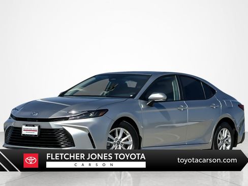 Certified 2025 Toyota Camry LE image 1