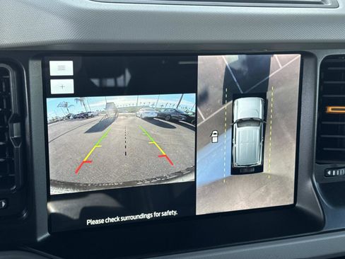 Used 2023 Ford Bronco Badlands image 16