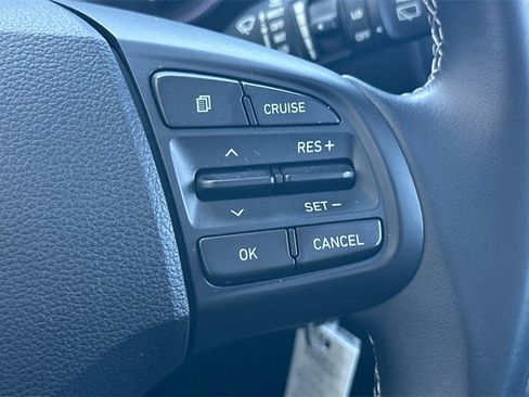 Used 2022 Hyundai Venue SEL image 27