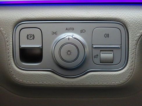 Used 2024 Mercedes-Benz GLE 450 4MATIC image 38