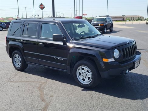 Used 2016 Jeep Patriot Sport image 8