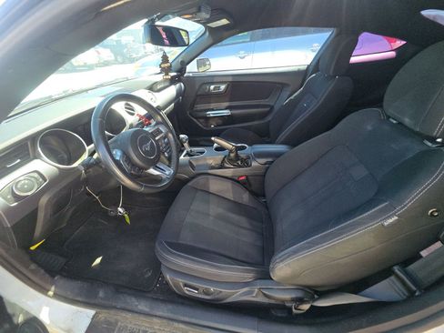 Used 2019 Ford Mustang GT RWD image 11