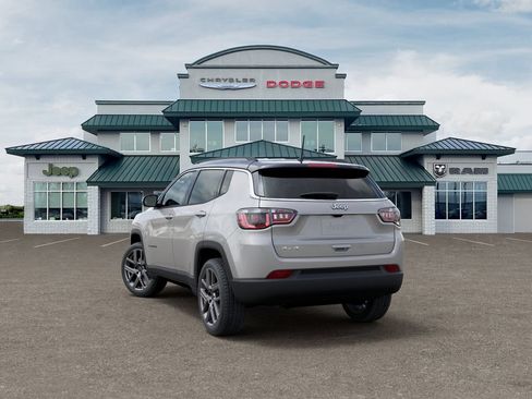 Used 2026 Jeep Compass Limited AWD/4WD image 3