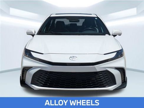 Used 2025 Toyota Camry SE w/ Convenience Package FWD image 11