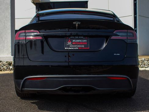 Used 2022 Tesla Model X Plaid image 5