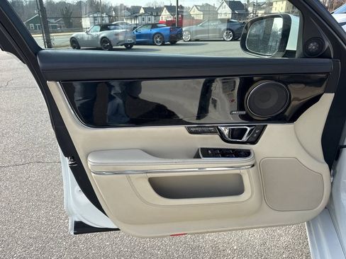 Used 2015 Jaguar XJ AWD image 28