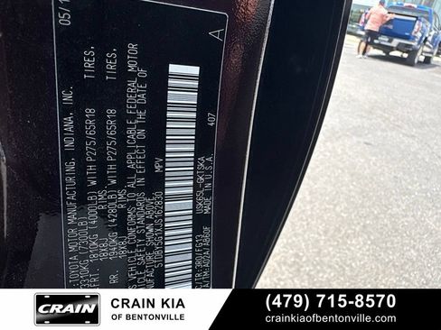 Used 2018 Toyota Sequoia SR5 AWD/4WD image 28