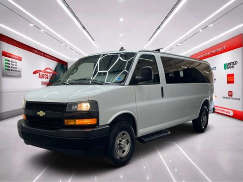 Used 2023 Chevrolet Express 3500 LS image 4