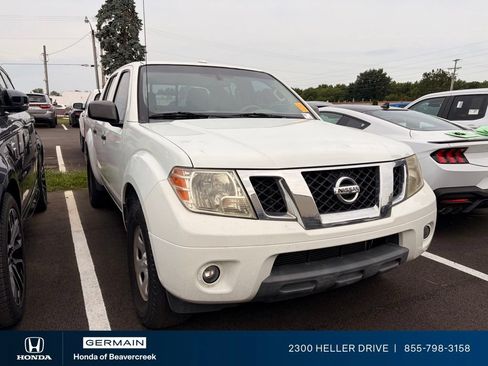 Used 2017 Nissan Frontier SV w/ SV Value Truck Package RWD image 2