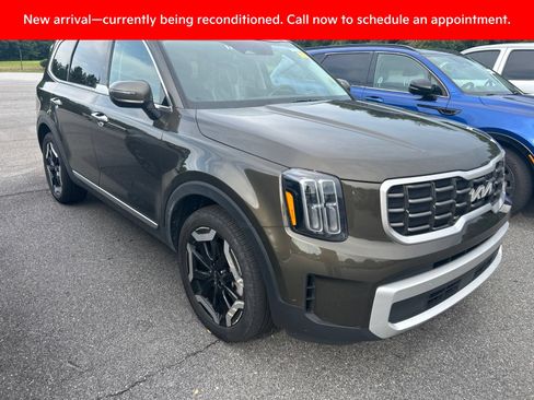 Certified 2025 Kia Telluride S AWD/4WD image 3