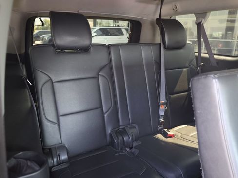 Used 2016 GMC Yukon XL SLT w/ Open Road Package AWD/4WD image 18