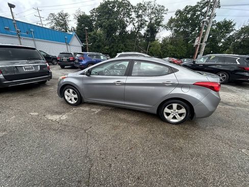 Used 2013 Hyundai Elantra GLS w/ Preferred Pkg FWD image 4