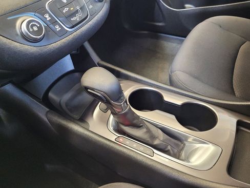 Used 2021 Chevrolet Malibu LS FWD image 26