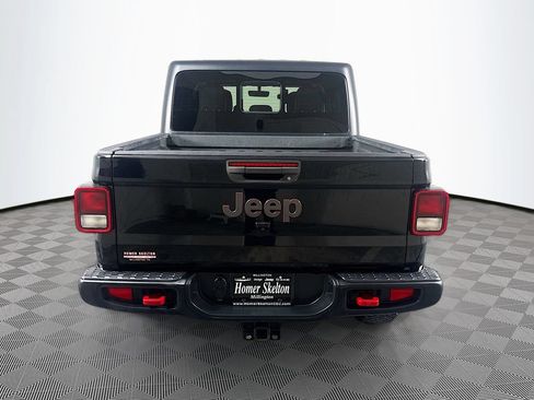 Used 2022 Jeep Gladiator Rubicon w/ Cold Weather Group AWD/4WD image 6