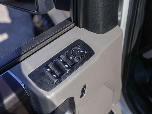 Used 2019 Ford F150 XLT image 25