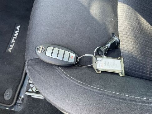 Used 2025 Nissan Altima 2.5 SV image 20