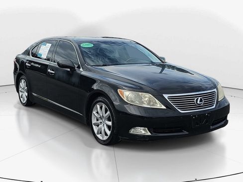 Used 2008 Lexus LS 460 L w/ Luxury Pkg RWD image 3