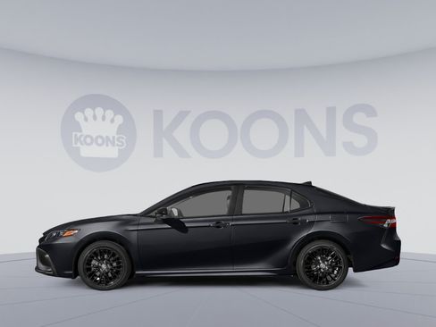 Used 2022 Toyota Camry SE FWD image 4
