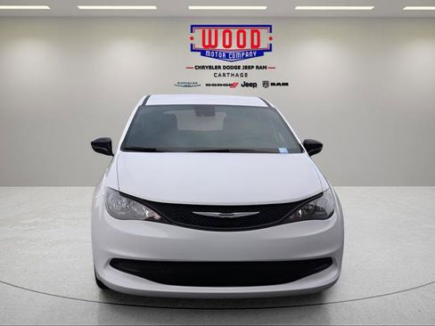 New 2026 Chrysler Voyager LX image 8