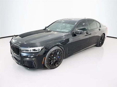 Used 2022 BMW 740i w/ M Sport Package RWD image 1