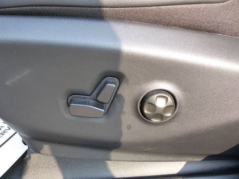 Used 2026 Chrysler Pacifica Select FWD image 21