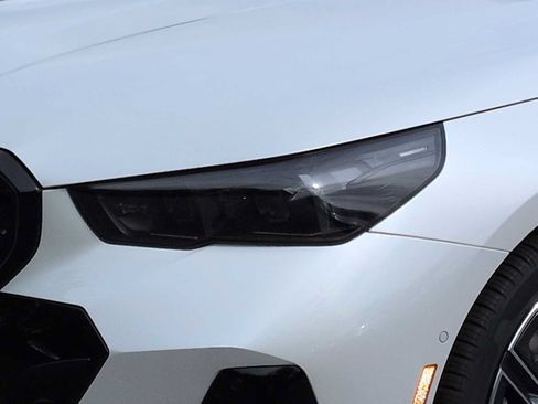 New 2026 BMW i5 M60 AWD/4WD image 11