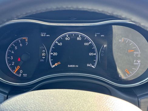 Used 2020 Jeep Grand Cherokee Laredo image 21