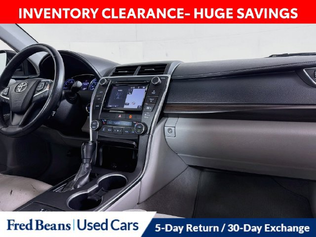 Used 2016 Toyota Camry XLE w/ Moonroof Package FWD image 35