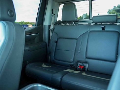 Used 2025 Chevrolet Silverado 1500 RST w/ Redline Edition AWD/4WD image 36