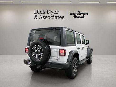 Used 2022 Jeep Wrangler Unlimited Sport AWD/4WD image 3