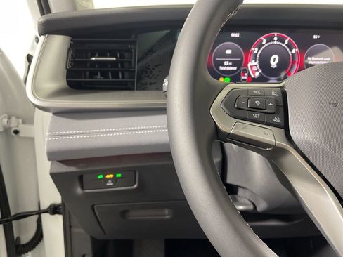 New 2026 Volkswagen Tiguan SE image 13