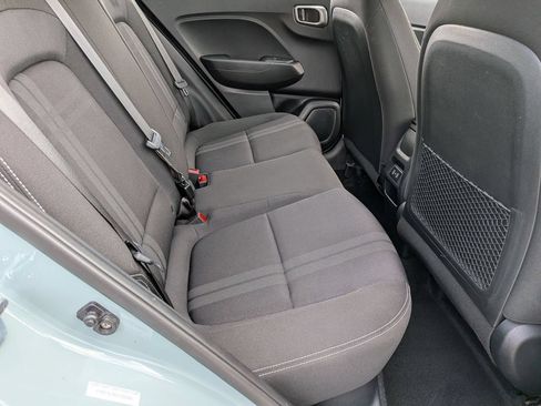 Used 2025 Hyundai Venue SEL FWD image 28