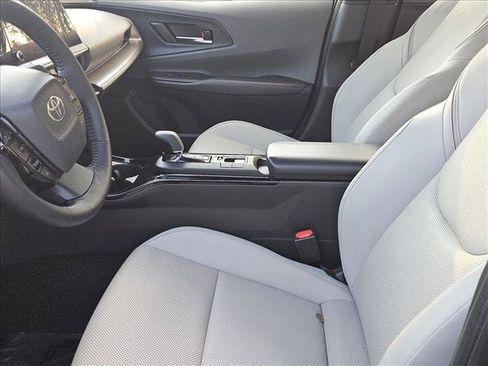 Certified 2025 Toyota Prius XLE FWD image 13