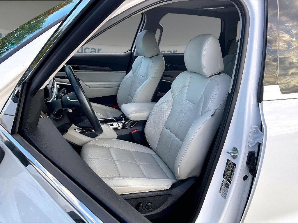 Certified 2022 Kia Telluride EX w/ EX Premium Package AWD/4WD image 9