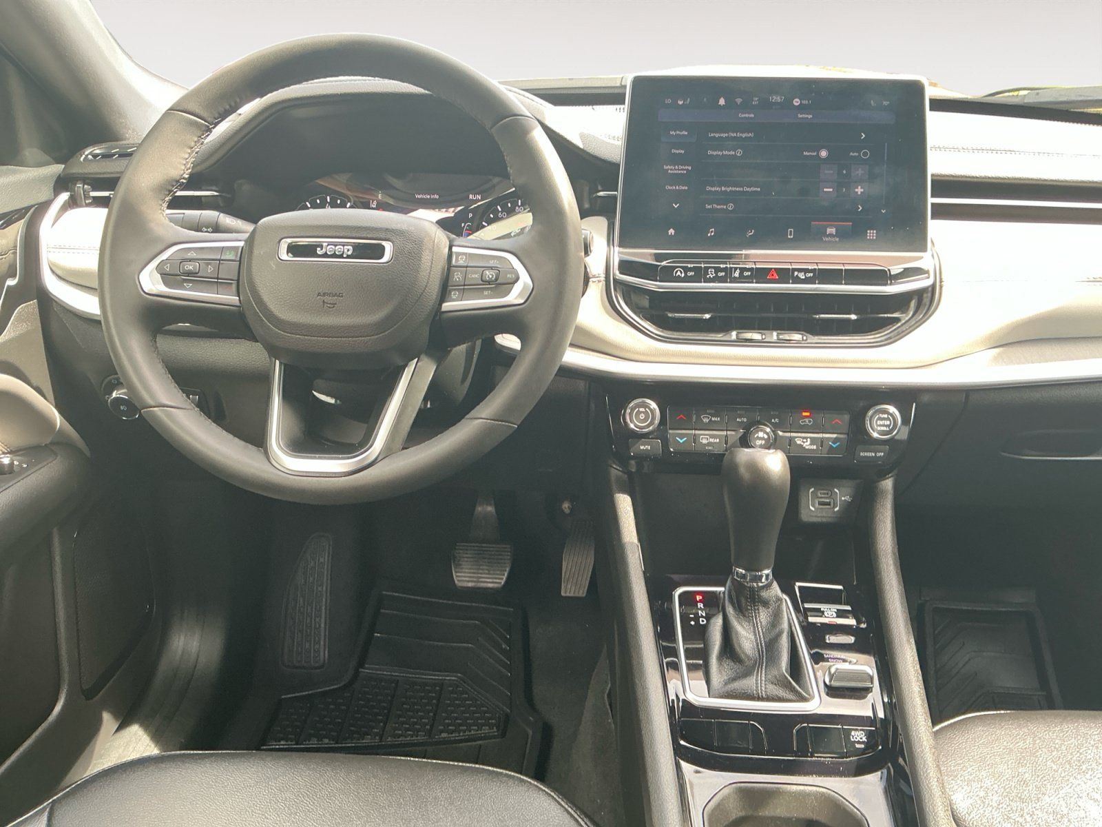 Used 2025 Jeep Compass Limited AWD/4WD image 10