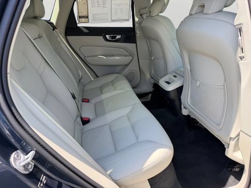 Certified 2024 Volvo XC60 B5 Plus w/ Climate Package AWD/4WD image 9
